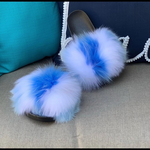 Blue Ice faux fur slides - Picture 3 of 3